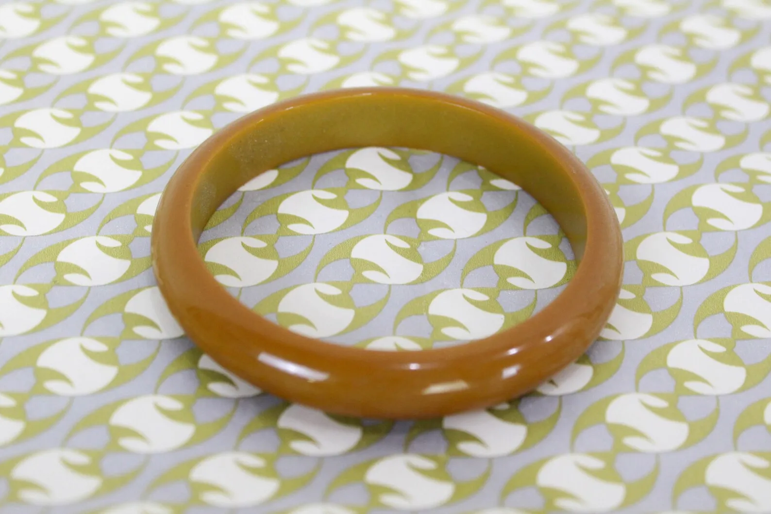 1930s/ 40s Caramel Bakelite Bangle Bracelet